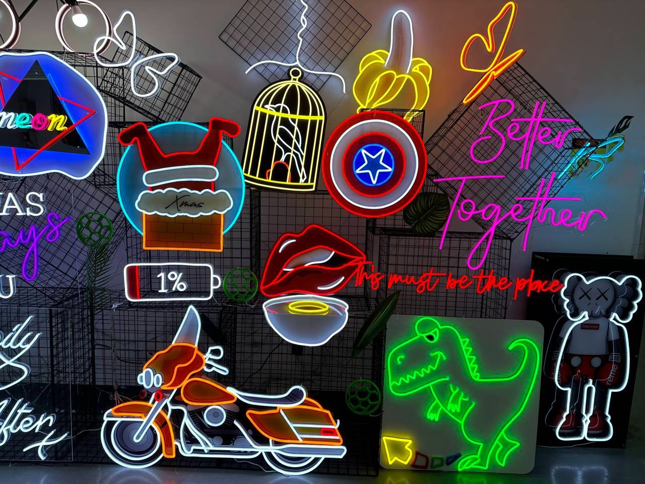 VR center Neon LED Sign Business Wall Decor Lighted Store Sign 36 x 7 in.