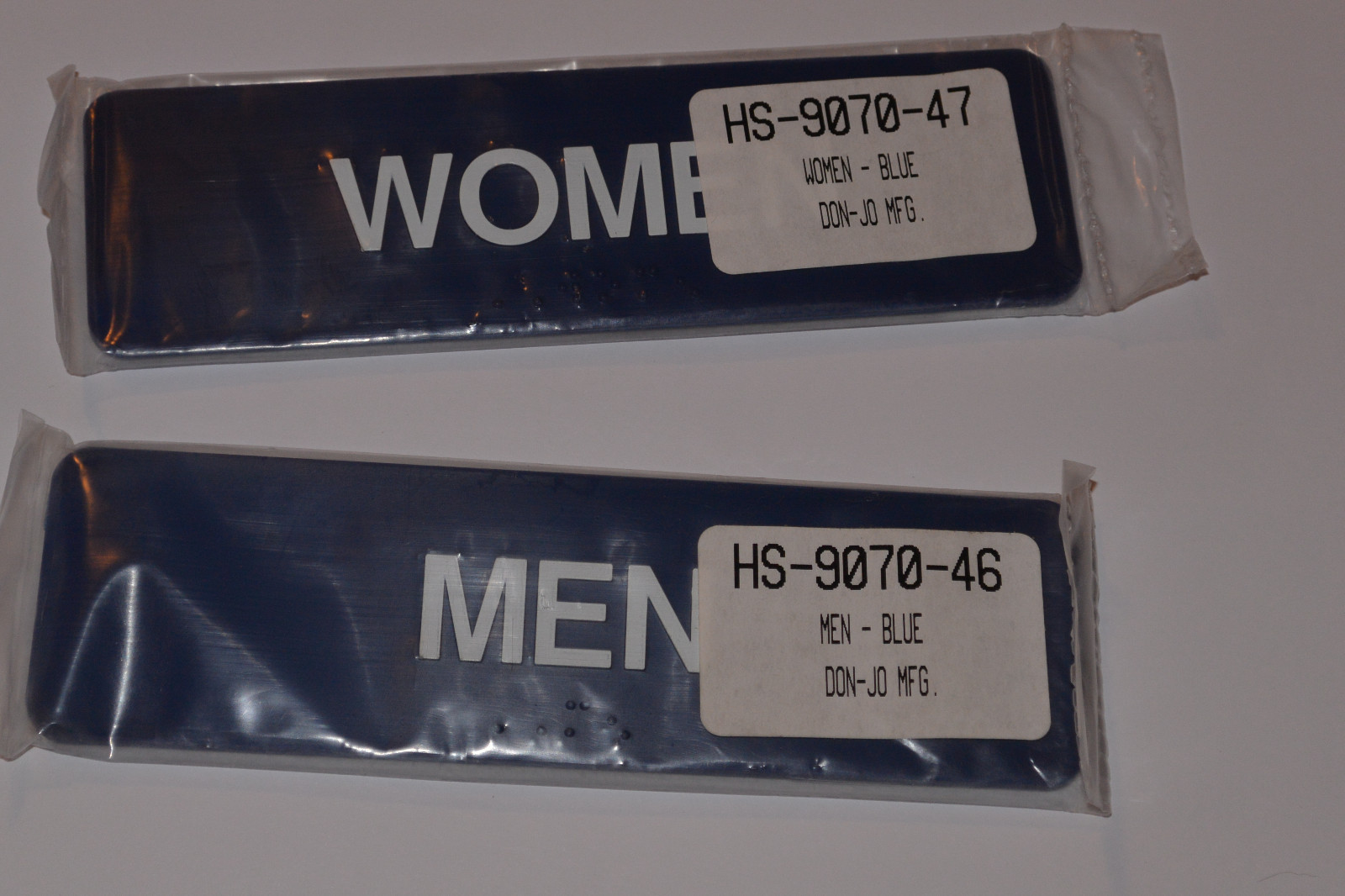 NEW MEN & WOMEN SIGNS! 1-3/4″ x 6″! SELF ADHESIVE! BLUE! BRAILLE! DON-JO HS 9070