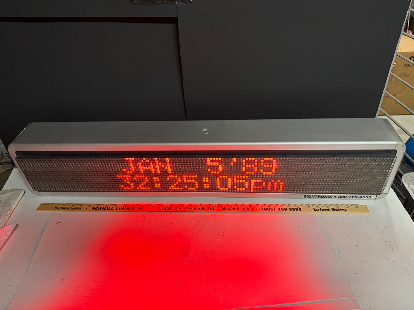 Signtronix LED-40 Interior LED Display Sign 9.25″ x 40″ x 4.5″
